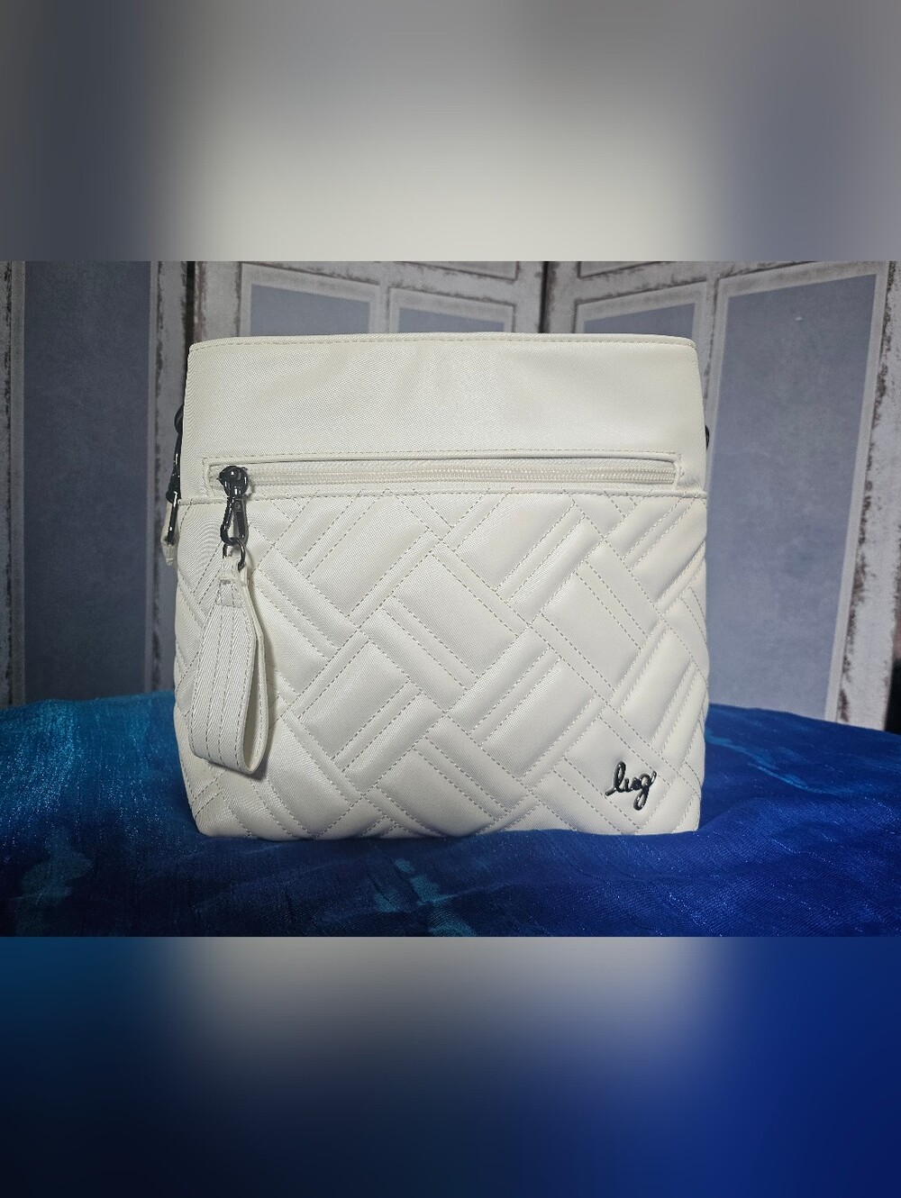 $99 Retail - Lug Satin Luxe Double Dip Bag In Metallic Diamond + 2 Extras!